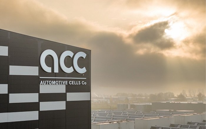 Batteries pour voitures : ACC met en pause la construction de ses usines en Allemagne et Italie