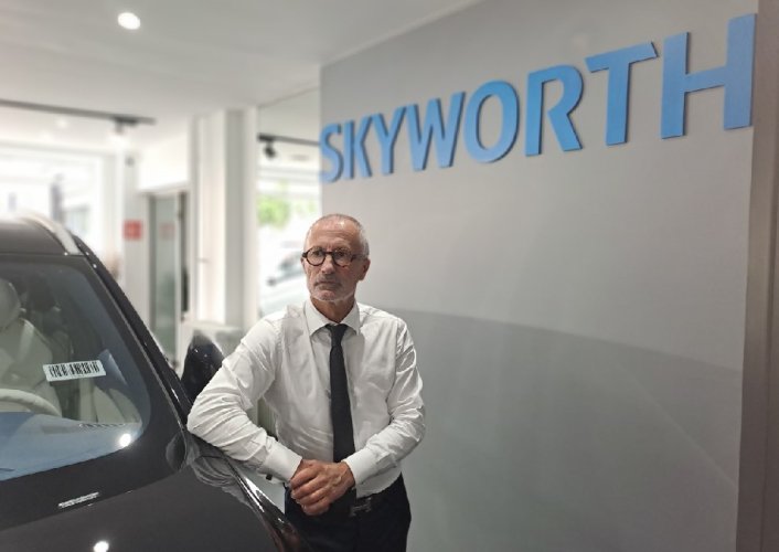 Le constructeur chinois Skyworth signe avec CA Auto Bank pour débuter son déploiement en France