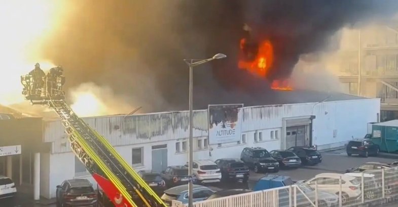 La concession BMW-Mini de Lyon Vaise incendiée