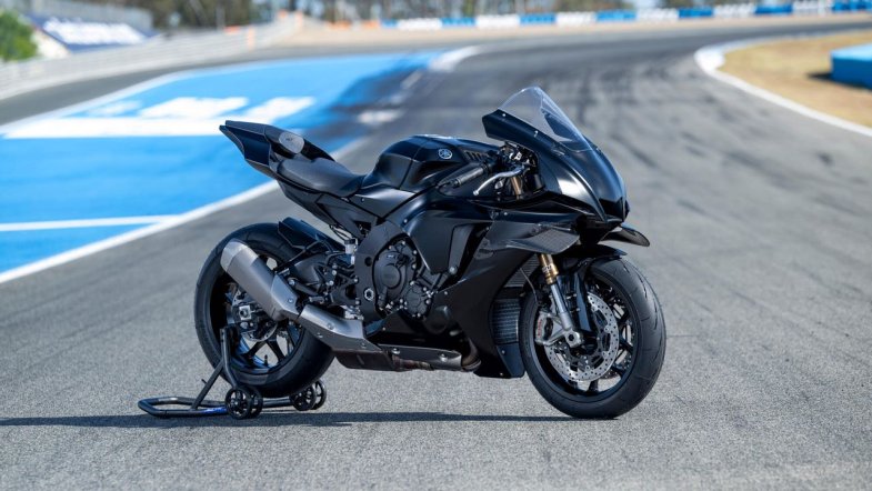 Hypersport R1 Yamaha commercialisée uniquement en version non homologuée : la logique d’un marché de plus en plus tourné vers un usage sur circuit