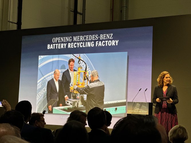 Mercedes inaugure un site pilote de recyclage de batteries