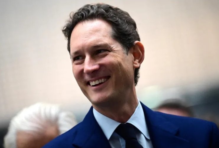 Qui est  John Elkann, l'héritier discret de la dynastie Agnelli, désormais aux commandes de Stellantis  ?