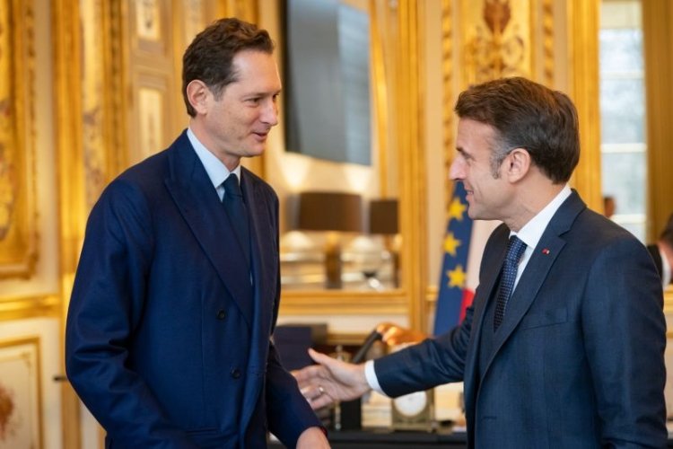 John Elkann a "confirmé" à Emmanuel Macron "l'engagement" de Stellantis en France