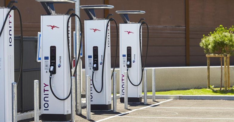 Treize opérateurs de charge créent l'association Charge France et s'engagent à investir trois milliards d’euros